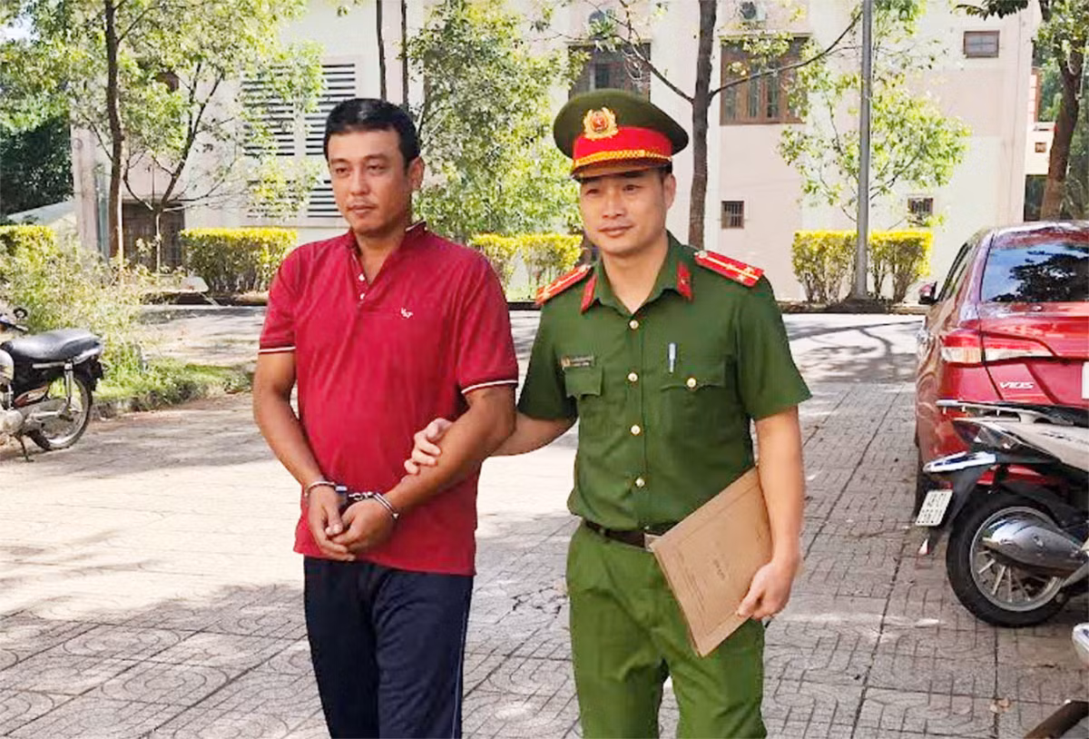 Kẻ buôn bán phụ nữ bị bắt sau 10 năm lẩn trốn -0