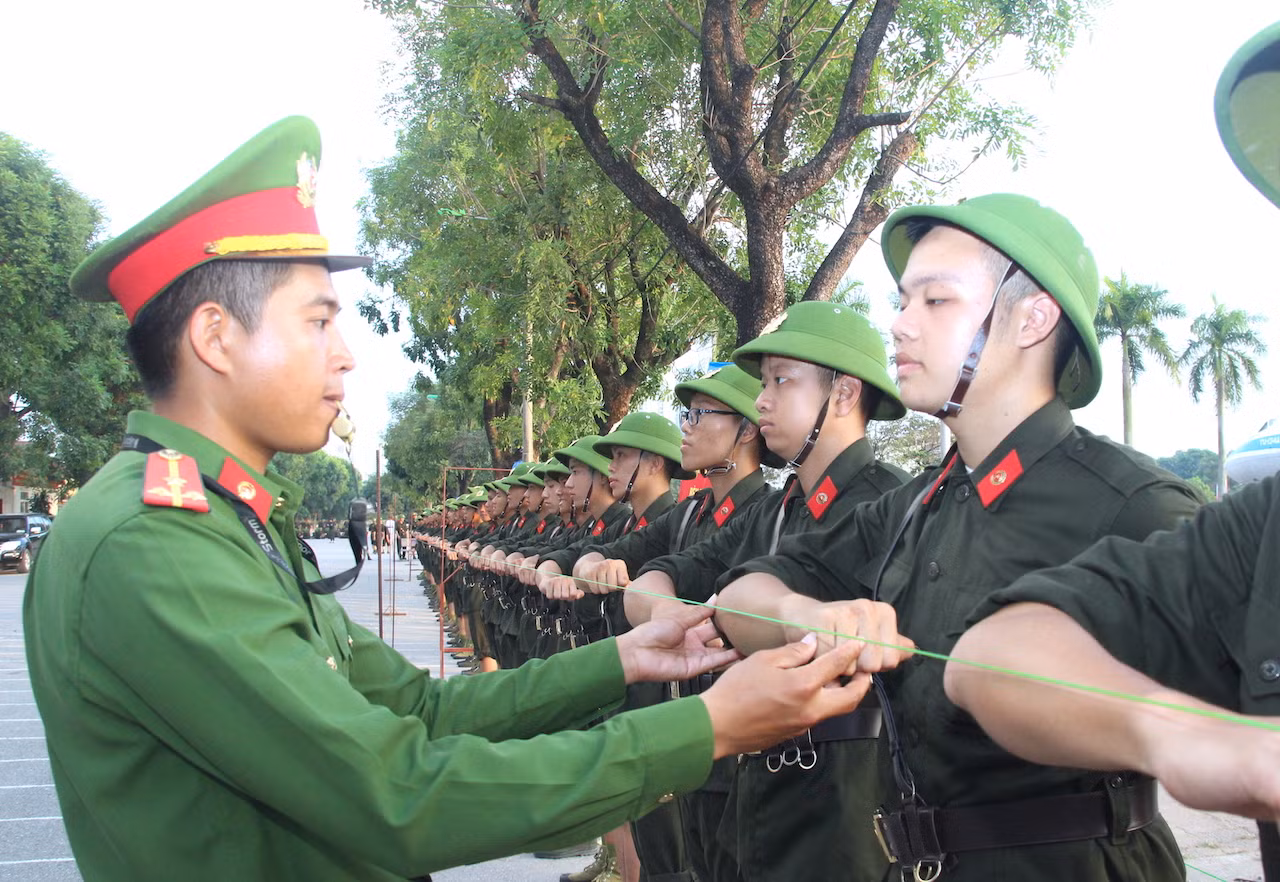 Ghi ở thao trường huấn luyện đầu khoá tân sinh viên các trường CAND -0