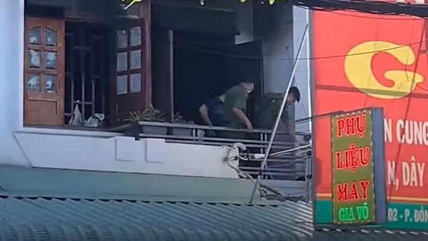Ghen tuông, chế xăng phóng hỏa phòng trọ làm bạn gái cũ và tình địch thương vong