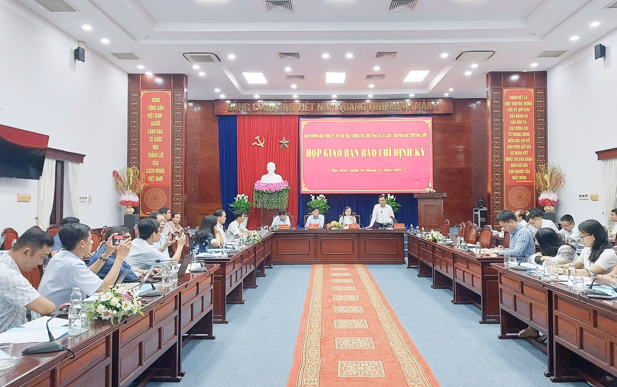 Đình chỉ sinh hoạt đảng nguyên Phó Chánh án nhận hối lộ -0
