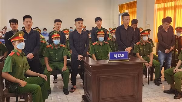 174 năm tù đối với 9 kẻ giết người và bắt giữ người trái pháp luật