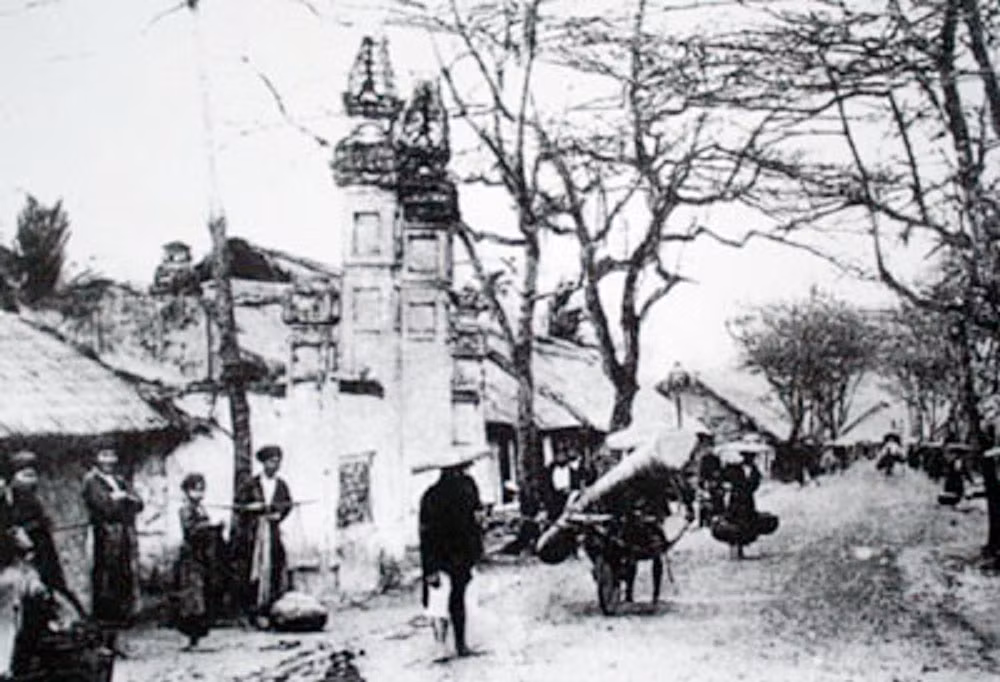 8-hình-ảnh-con-phố-sinh-từ-(nay-là-phố-nguyễn-khuyến).jpg -0