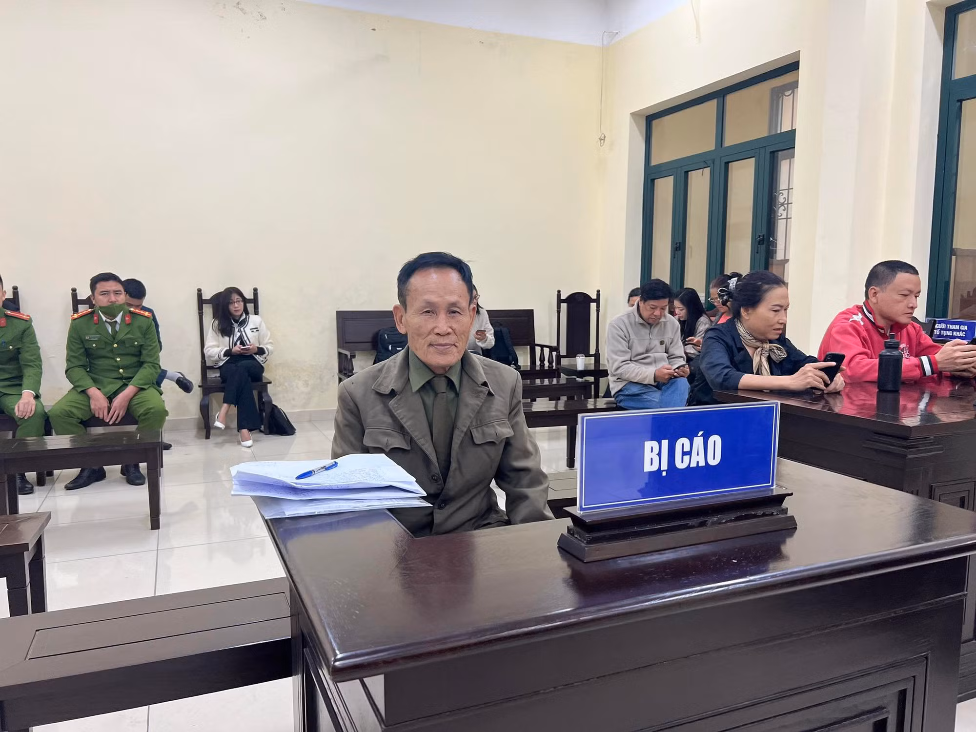 Bị cáo Hiệp “khùng” bị tuyên phạt 8 năm 6 tháng tù, bồi thường hơn 2,5 tỷ đồng -0