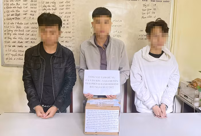 “Ôm” ma tuý “hộ” thì gặp Công an -0