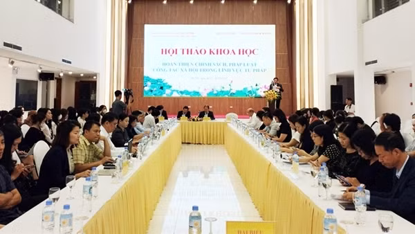 Hoàn thiện chính sách, pháp luật về công tác xã hội trong lĩnh vực tư pháp