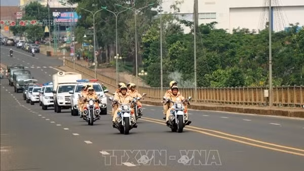 CSGT Công an Đắk Nông ra quân đảm bảo trật tự an toàn giao thông