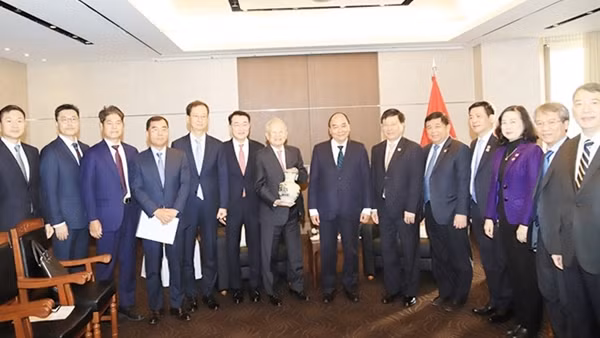 Chủ tịch nước Nguyễn Xuân Phúc tiếp các Tập đoàn lớn Hàn Quốc đầu tư tại Việt Nam