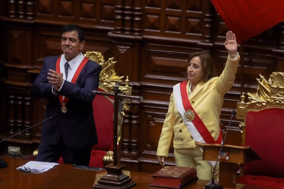 Peru có lãnh đạo mới ngay sau khi Tổng thống cũ bị phế truất -0