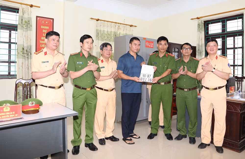 Thân thiện, vì dân phục vụ với phương châm “4 xin, 4 luôn” -0