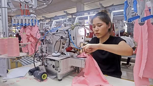 Cần hỗ trợ kịp thời những ngành xuất khẩu chủ lực bị sụt giảm đơn hàng
