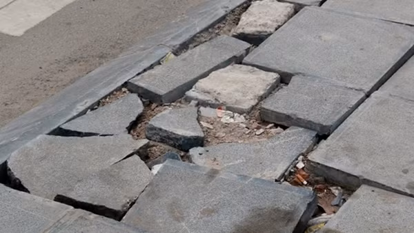 Hà Nội yêu cầu tìm nguyên nhân vỉa hè bị lún, nứt, vỡ