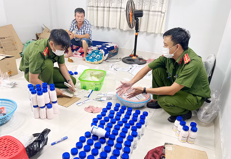 Ban Chỉ đạo 389 TP Long Xuyên phát huy sức mạnh tổng hợp trong phòng, chống buôn lậu -0