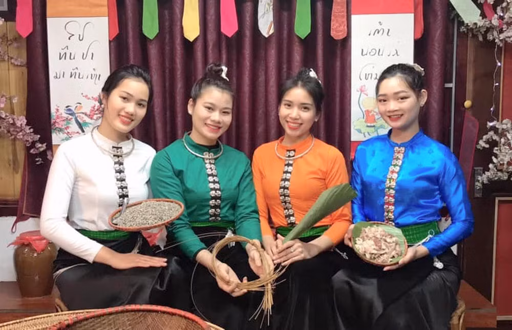 vẻ-đẹp-của-trang-phục-phụ-nữ-dân-tộc-thái.jpg -0
