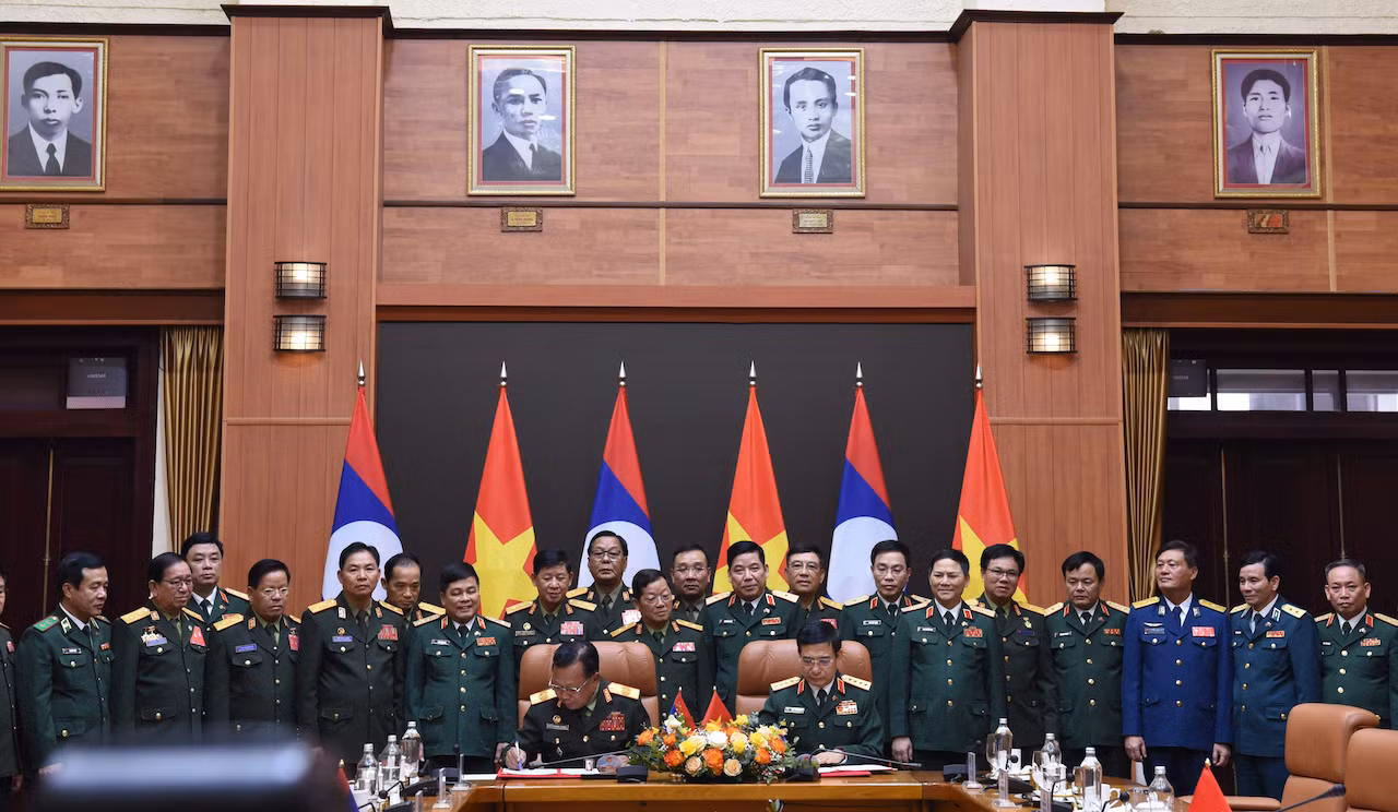 Bộ trưởng Phan Văn Giang chủ trì lễ đón Phó thủ tướng, Bộ trưởng Bộ Quốc phòng Lào -0