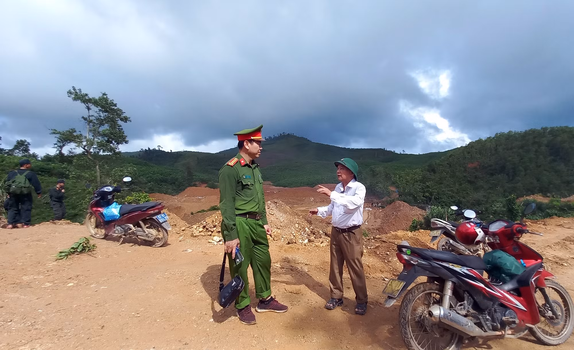 Kiên quyết xử lý nạn “vàng tặc” tại Bồng Miêu -0