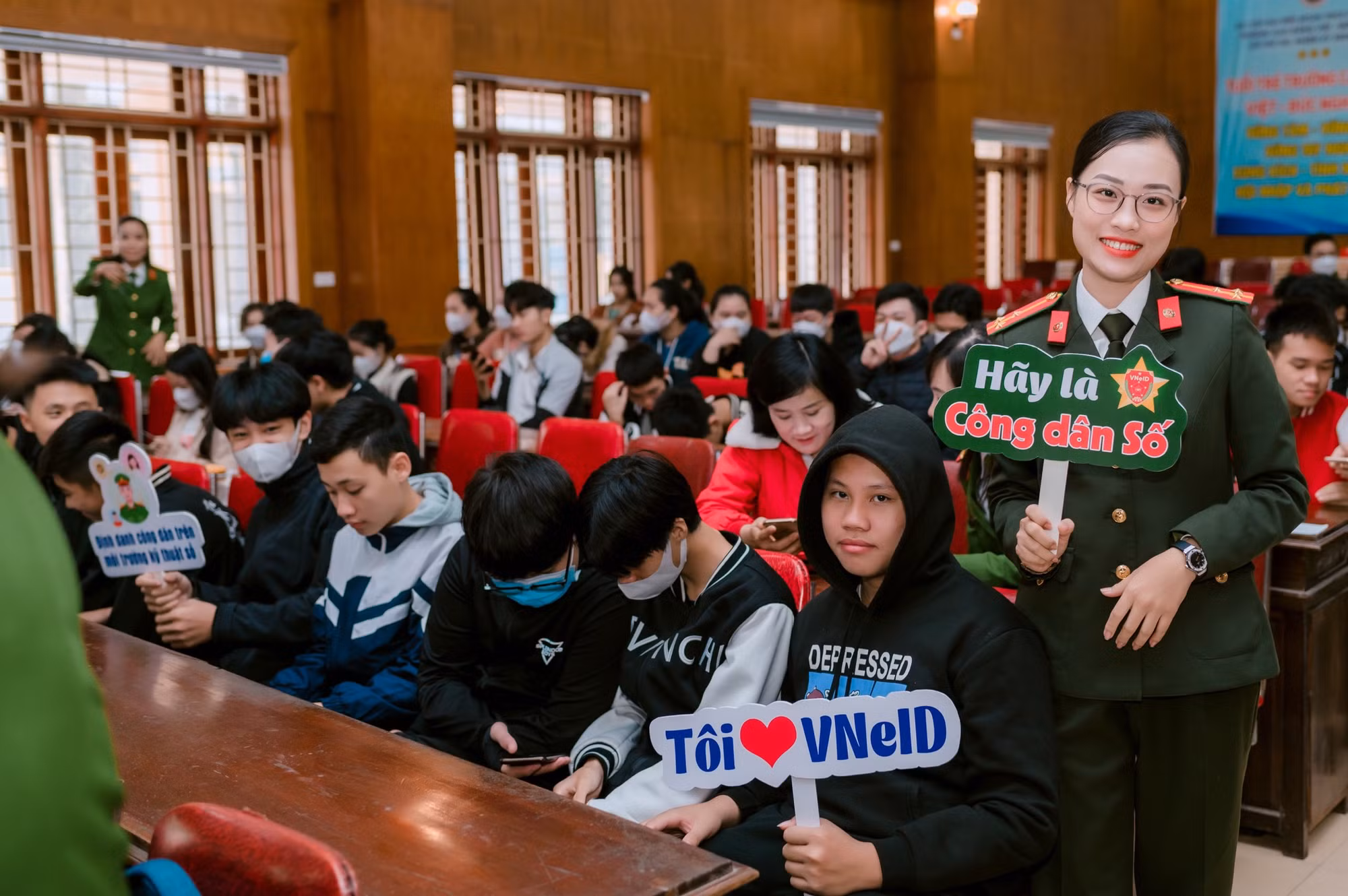 Đẩy mạnh tuyên truyền, hướng dẫn cách đăng ký và kích hoạt tài khoản định danh điện tử mức độ 1 và 2 -0