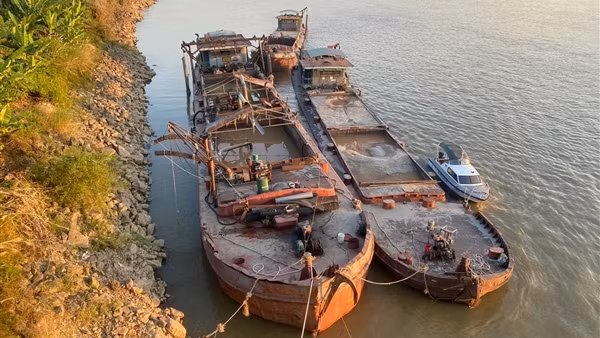 Kỳ 1: Những đêm trắng “săn” cát tặc