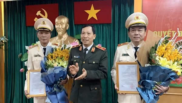 Trao quyết định điều động Cục trưởng Cục Quản lý xây dựng và doanh trại, Cục Công nghiệp an ninh
