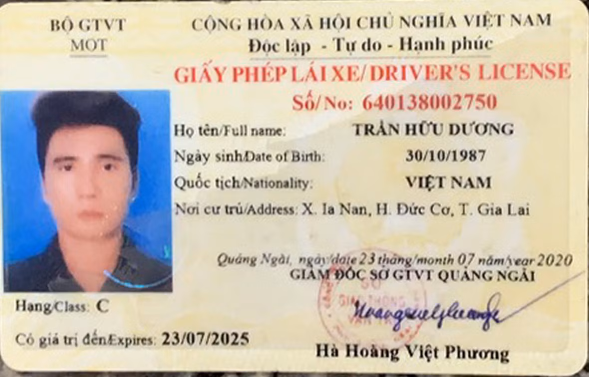 Khởi tố bị can và tạm giam tài xế lùi xe tải tông chết ba mẹ con -0