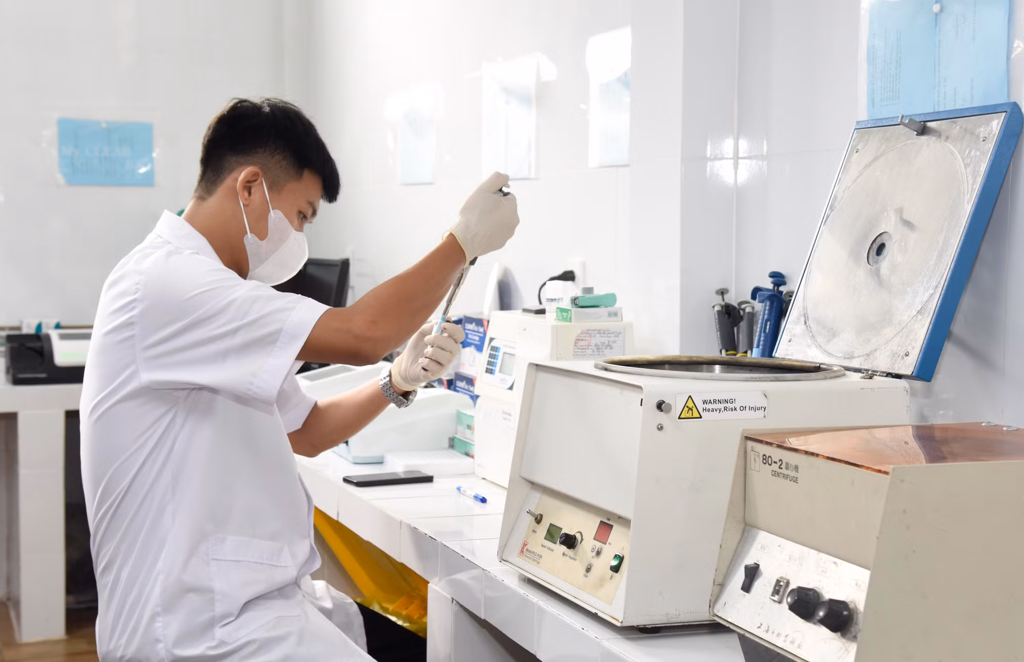 Tận tâm chăn sóc sức khỏe cho CBCS và nhân dân -0