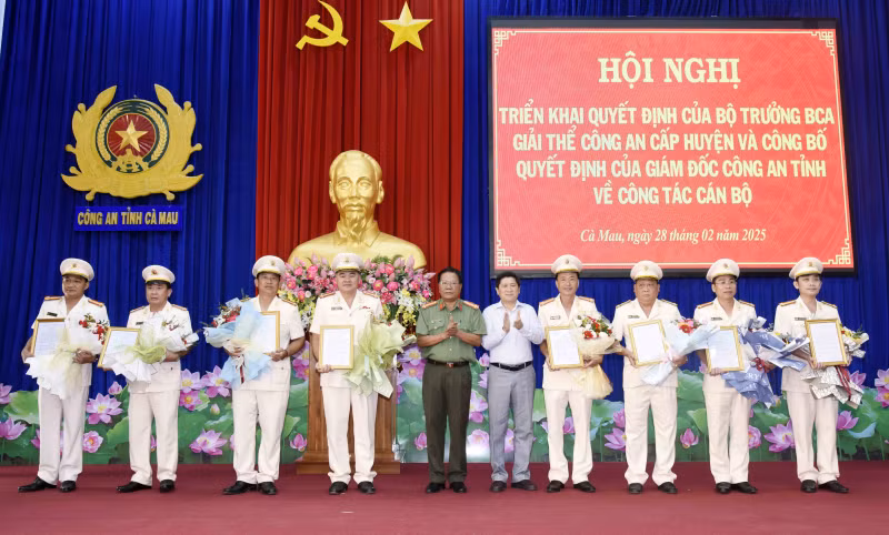 Công bố các Quyết định của Bộ trưởng Bộ Công an về tổ chức bộ máy tại Công an địa phương -1