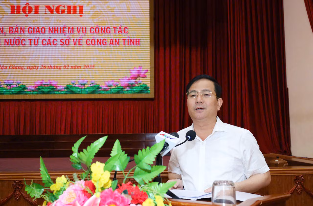 Công an tỉnh Hậu Giang tiếp nhận bàn giao nhiệm vụ từ các sở, ngành -0