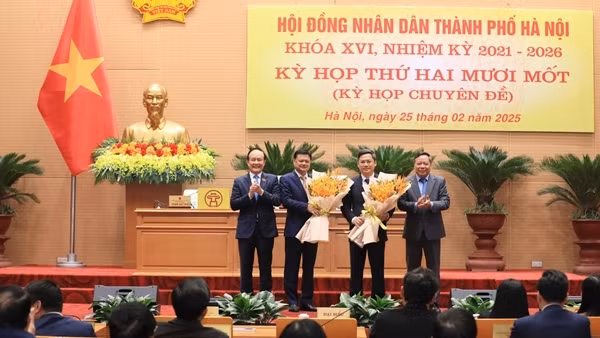 Hà Nội bổ nhiệm 10 lãnh đạo sở, ngành sau khi sắp xếp, sáp nhập