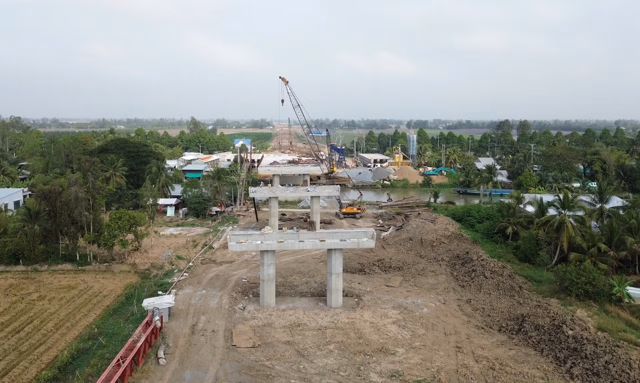 Đẩy nhanh tiến độ thi công các cao tốc ở miền Tây -3