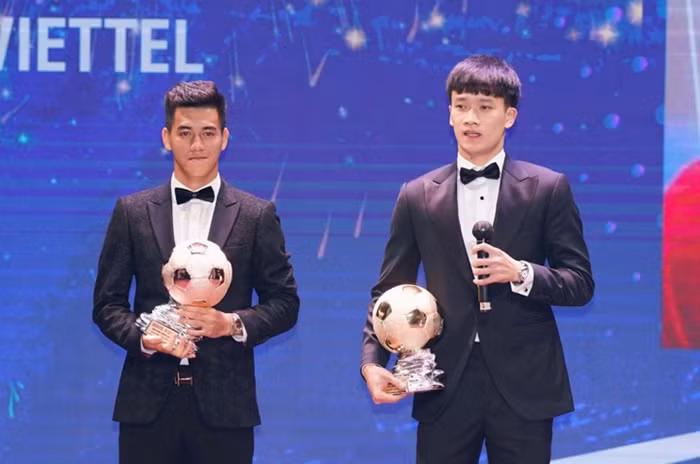 Hồi hộp chờ Quả bóng Vàng Việt Nam lộ diện -0