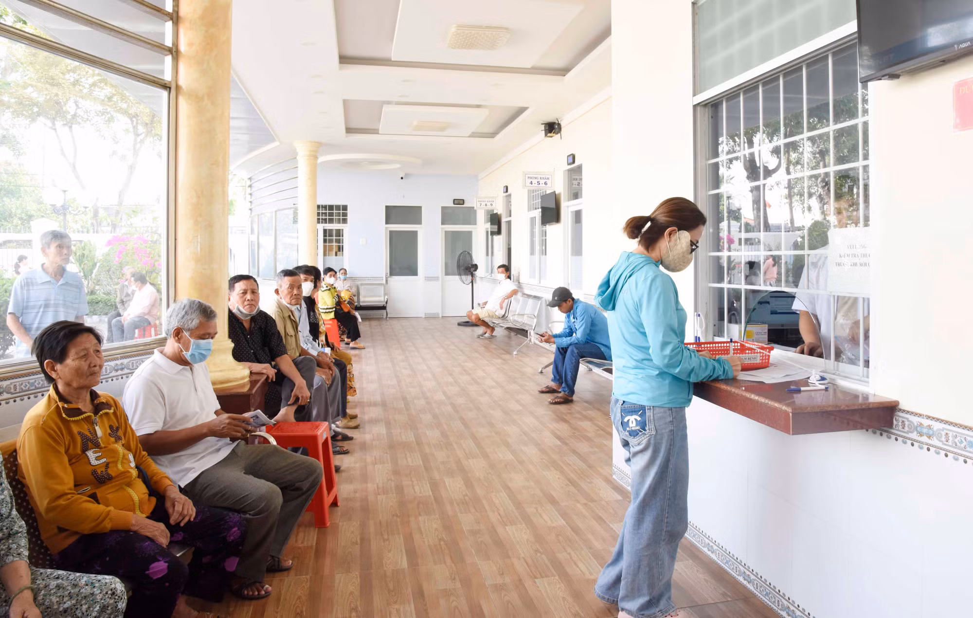 Tận tâm chăn sóc sức khỏe cho CBCS và nhân dân -0