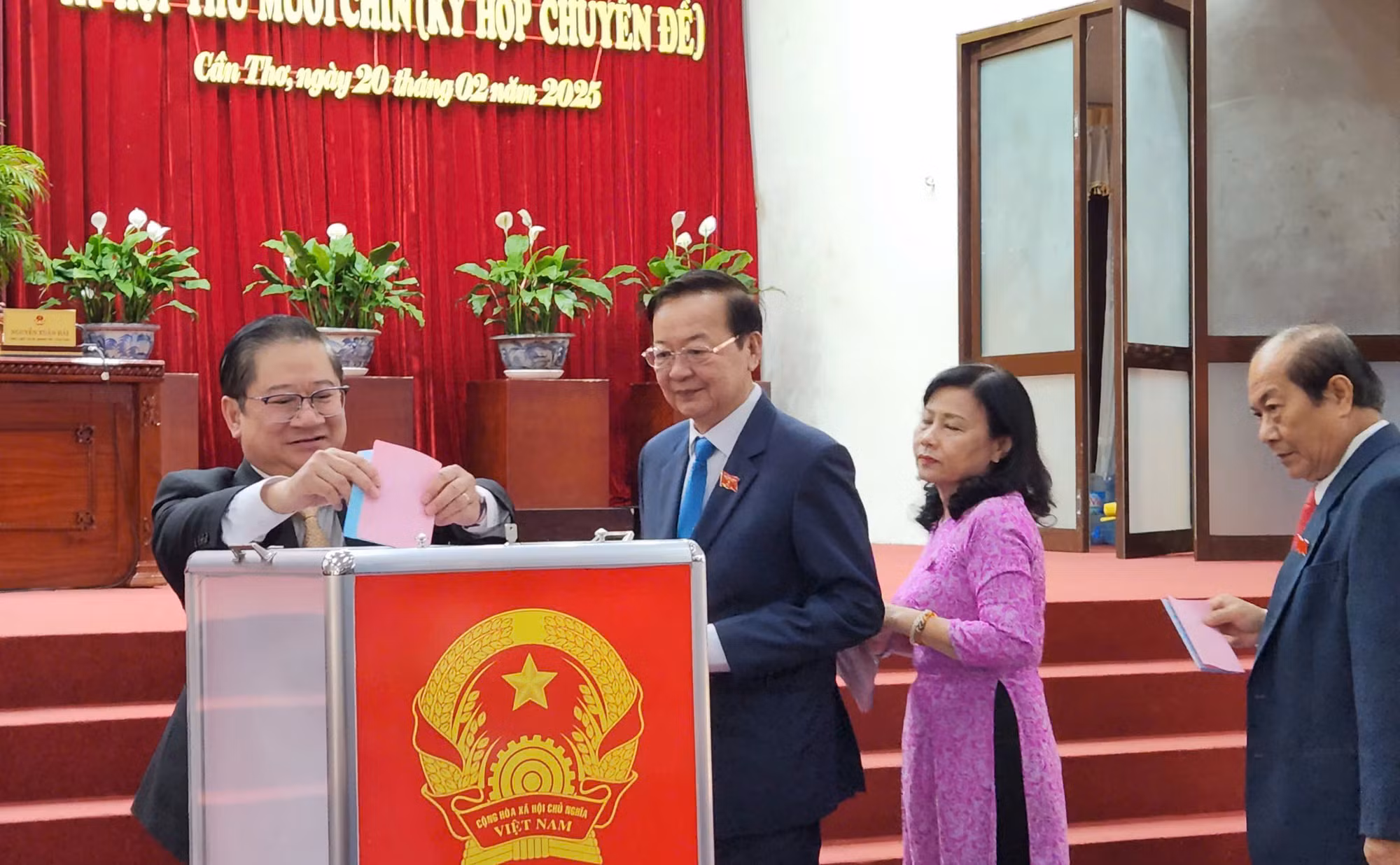 Cần Thơ có tân Chủ tịch UBND thành phố -0