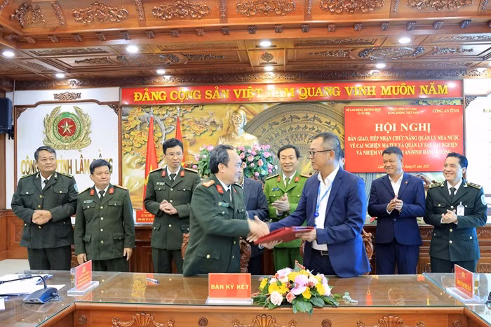 Chuyển giao nhiệm vụ đảm bảo an ninh hàng không sang Công an tỉnh Lâm Đồng -0