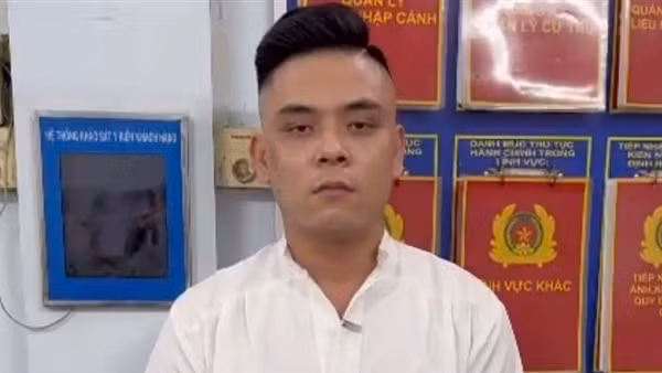 Bắt khẩn cấp kẻ "bênh chó", đánh nhân viên bảo vệ bất tỉnh trên phố đi bộ