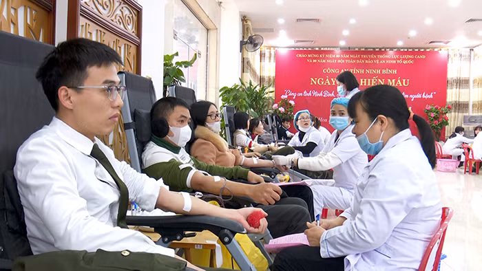 Công an tỉnh Ninh Bình tổ chức chương trình hiến máu tình nguyện -2