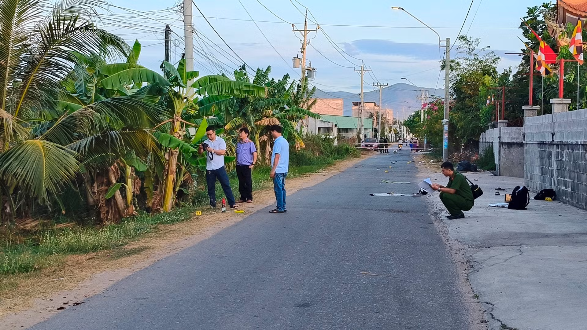 Điều tra vụ 2 thanh niên bị chém thương vong trong đêm -0
