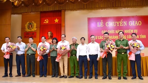 Công an tỉnh Bà Rịa-Vũng Tàu tiếp nhận bàn giao nhiệm vụ từ các sở, ngành