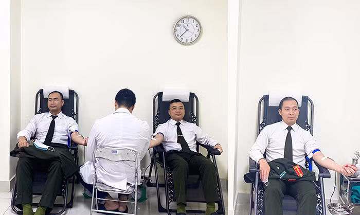 Kịp thời hiến máu cứu 2 bệnh nhân qua cơn nguy kịch -0