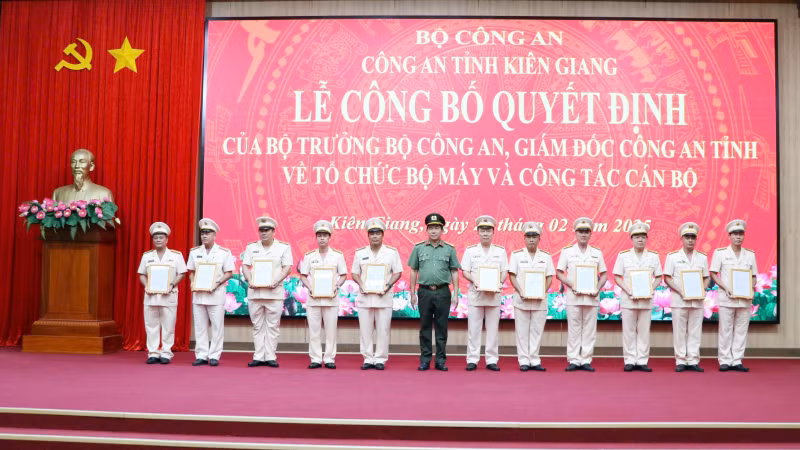 Công bố các Quyết định của Bộ trưởng Bộ Công an về tổ chức bộ máy tại Công an địa phương -0