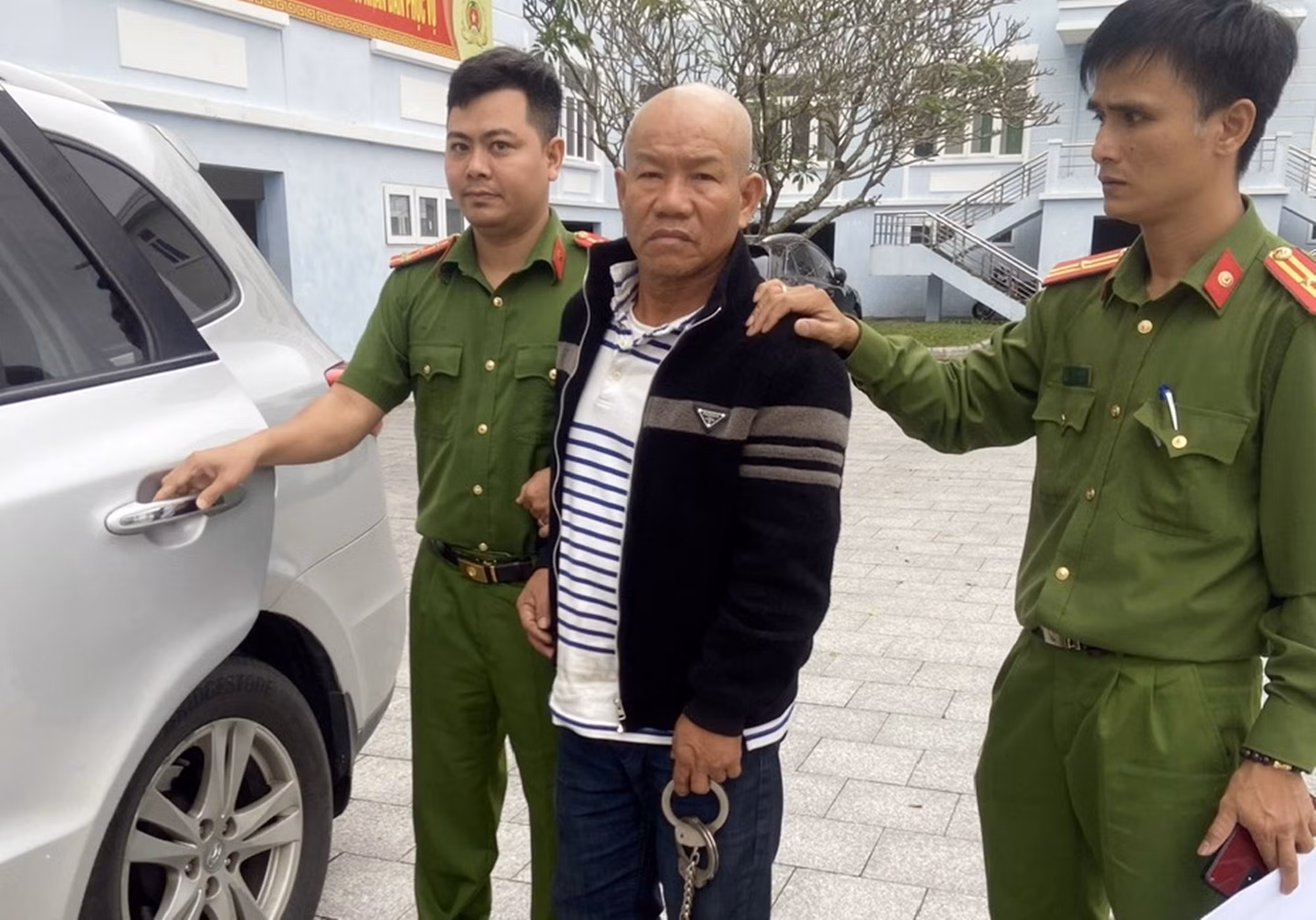 Giết vợ rồi phân xác làm 3 phần phi tang xuống biển -0