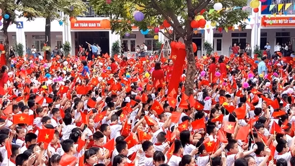 Dự tính ngân sách chi trả khoảng 30 nghìn tỷ đồng để miễn học phí từ bậc mầm non đến phổ thông