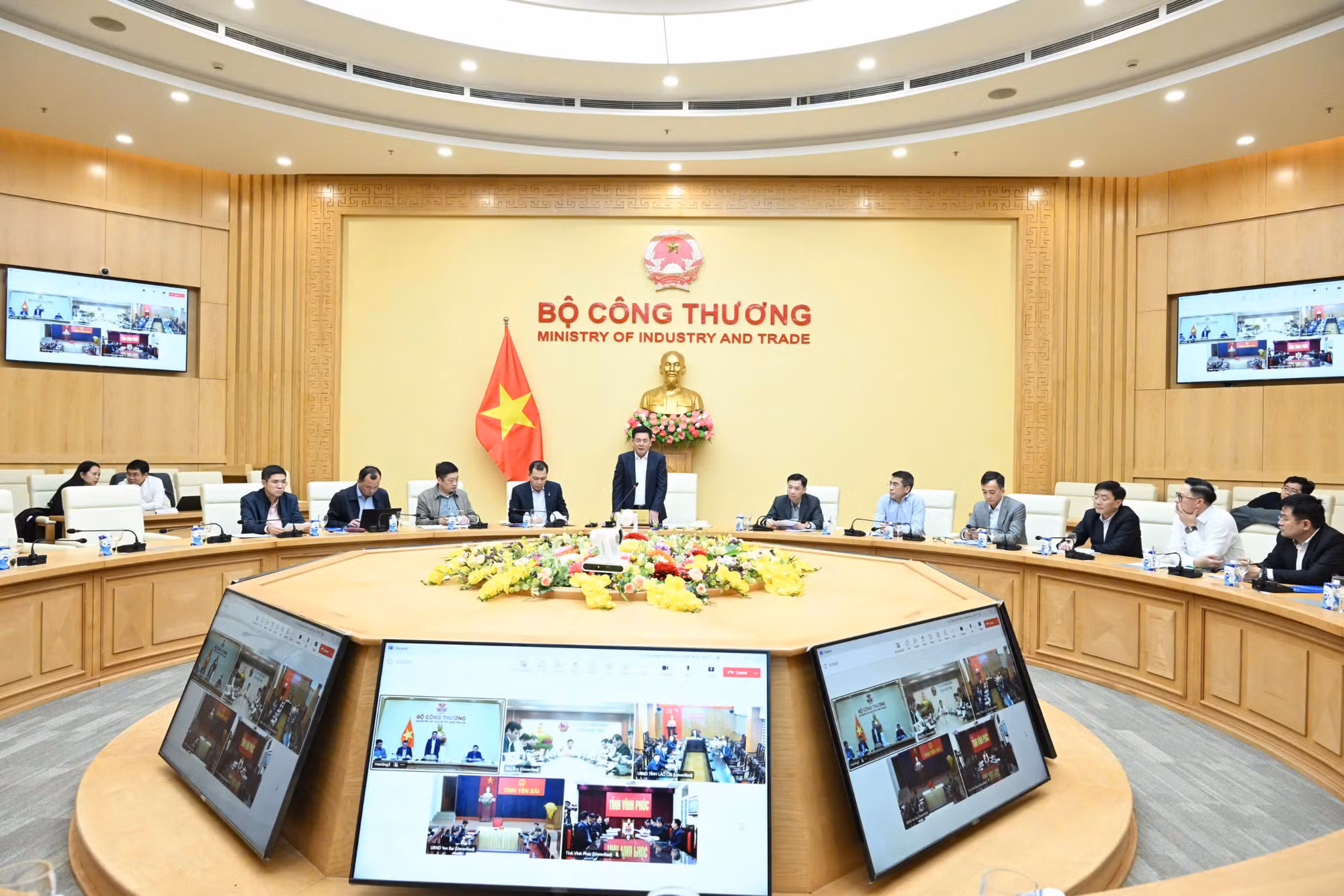 Khởi công dự án đường dây 500kV Lào Cai - Vĩnh Yên trong tháng 2/2025 -0