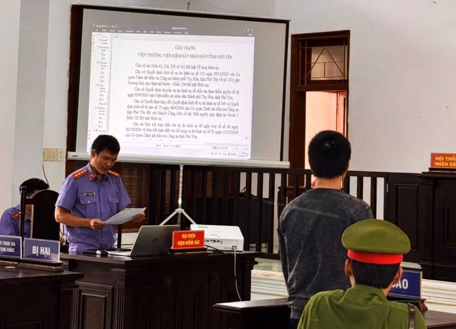  Lãnh án 6 năm tù vì bắn người rồi lẩn trốn sang Campuchia -0