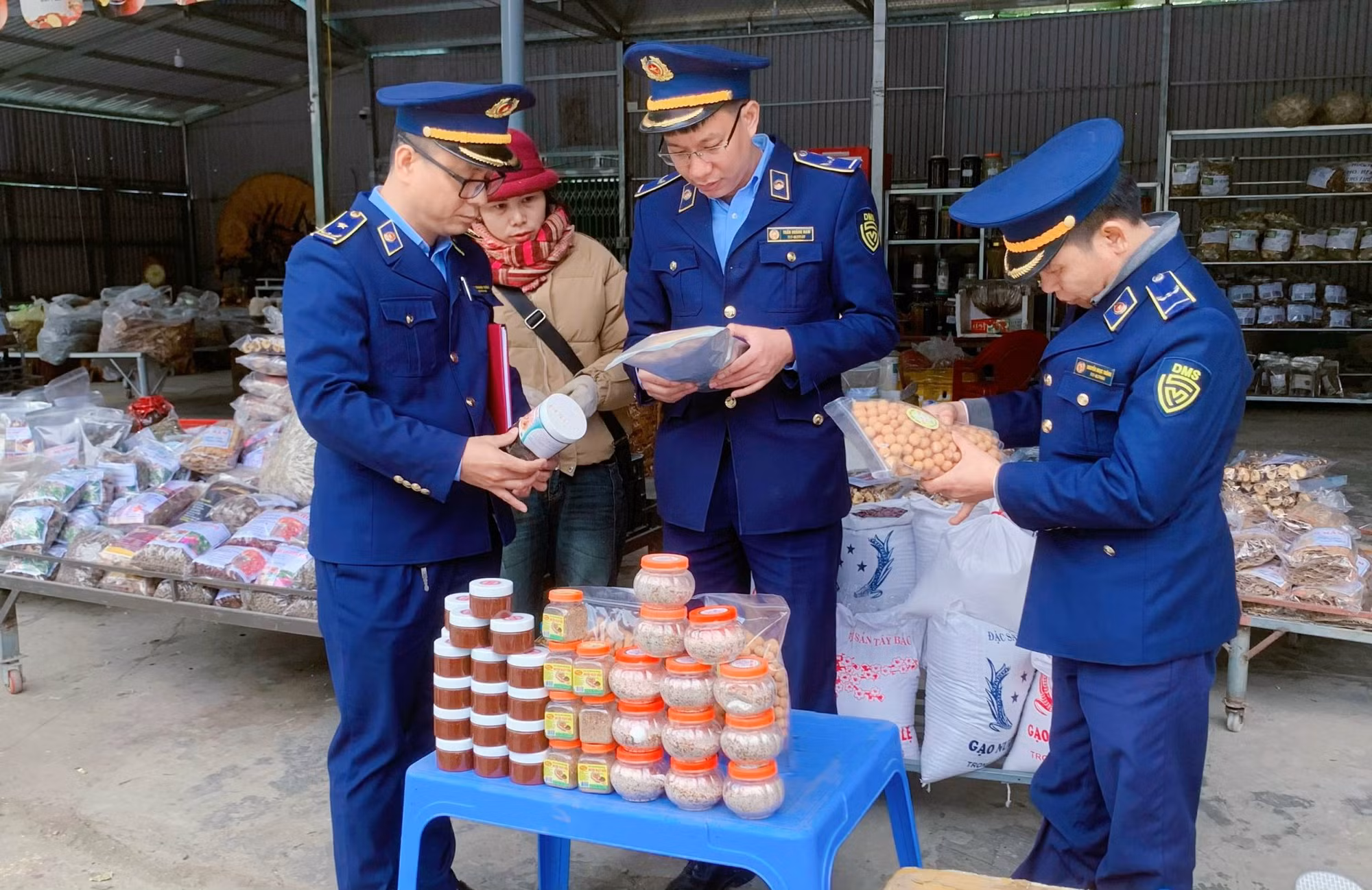 Lực lượng QLTT vẫn sẽ giữ vững vai trò chủ công trong công tác kiểm tra, giám sát thị trường -0