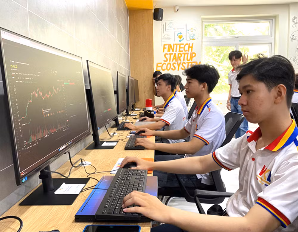 Đào tạo nguồn nhân lực cho Trung tâm Tài chính khu vực và Khu Thương mại tự do tại Đà Nẵng -0