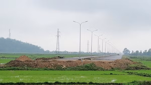 Dự án đường 150 tỷ đồng "đắp chiếu" vì vướng đấu nối 2 đầu tuyến