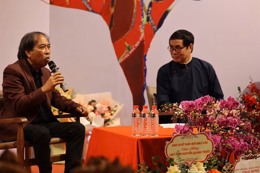 Về chất thơ siêu thực và hậu hiện đại trong thơ Nguyễn Quang Thiều -0