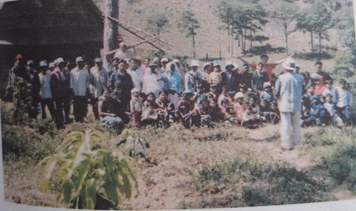 Người “mắc nợ” rừng xanh -0