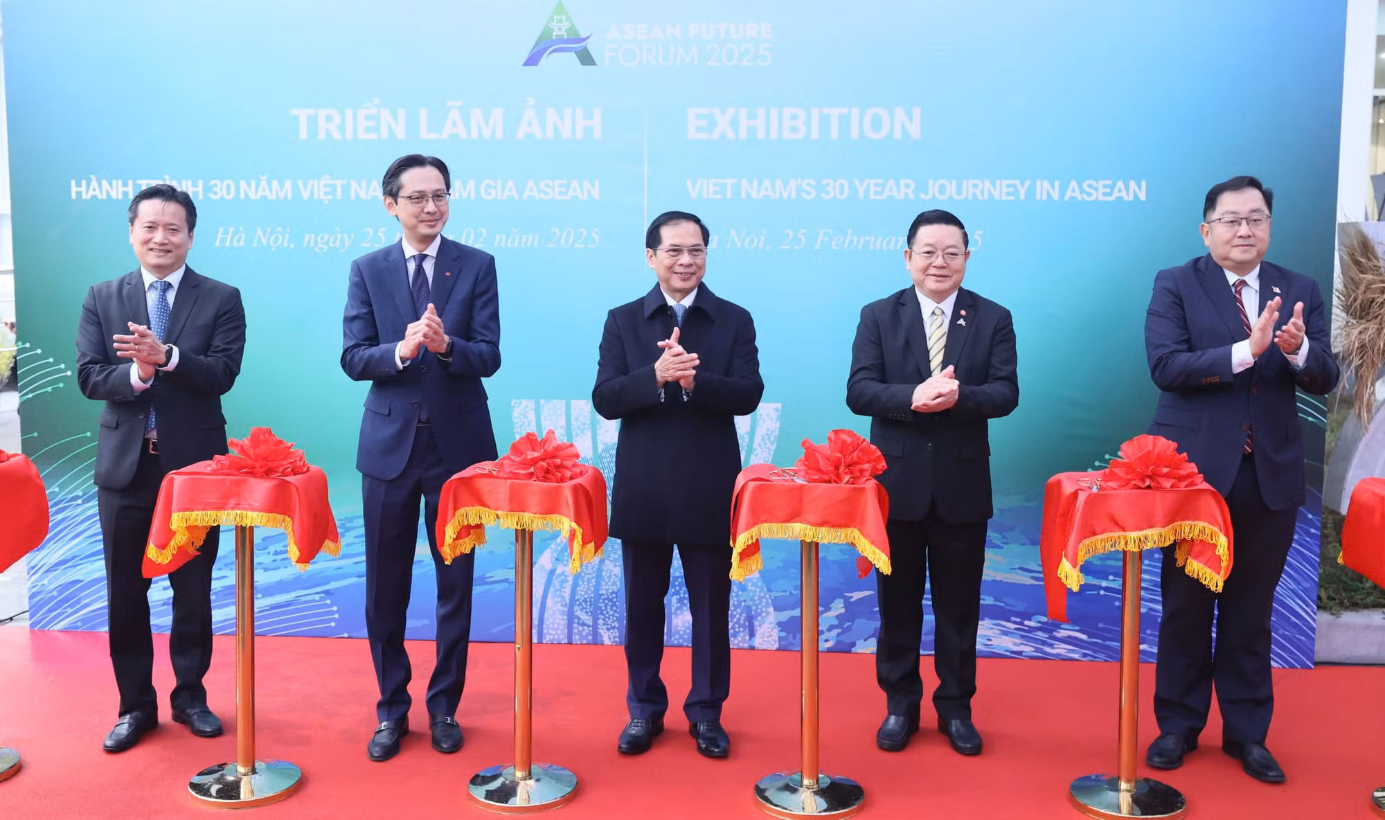Hành trình 30 năm Việt Nam tham gia ASEAN qua ảnh -1