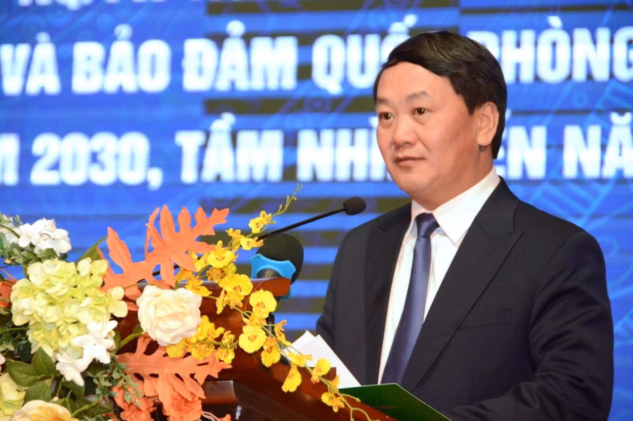bộ trưởng, chủ nhiệm ủy ban dân tộc hầu a lềnh phát biểu tại hội nghị.jpg -0
