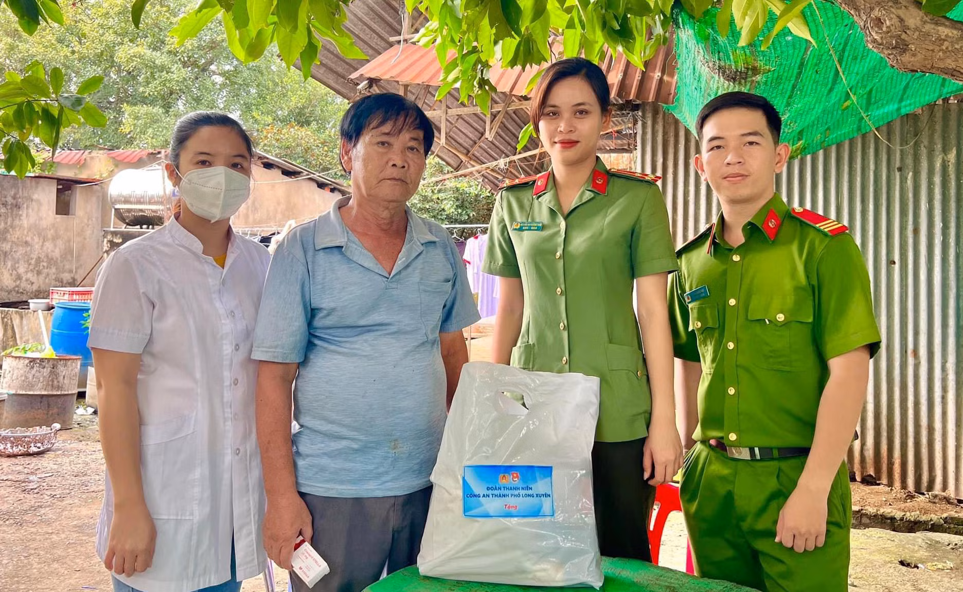 Xứng danh tuổi trẻ Công an quê hương Bác Tôn -0